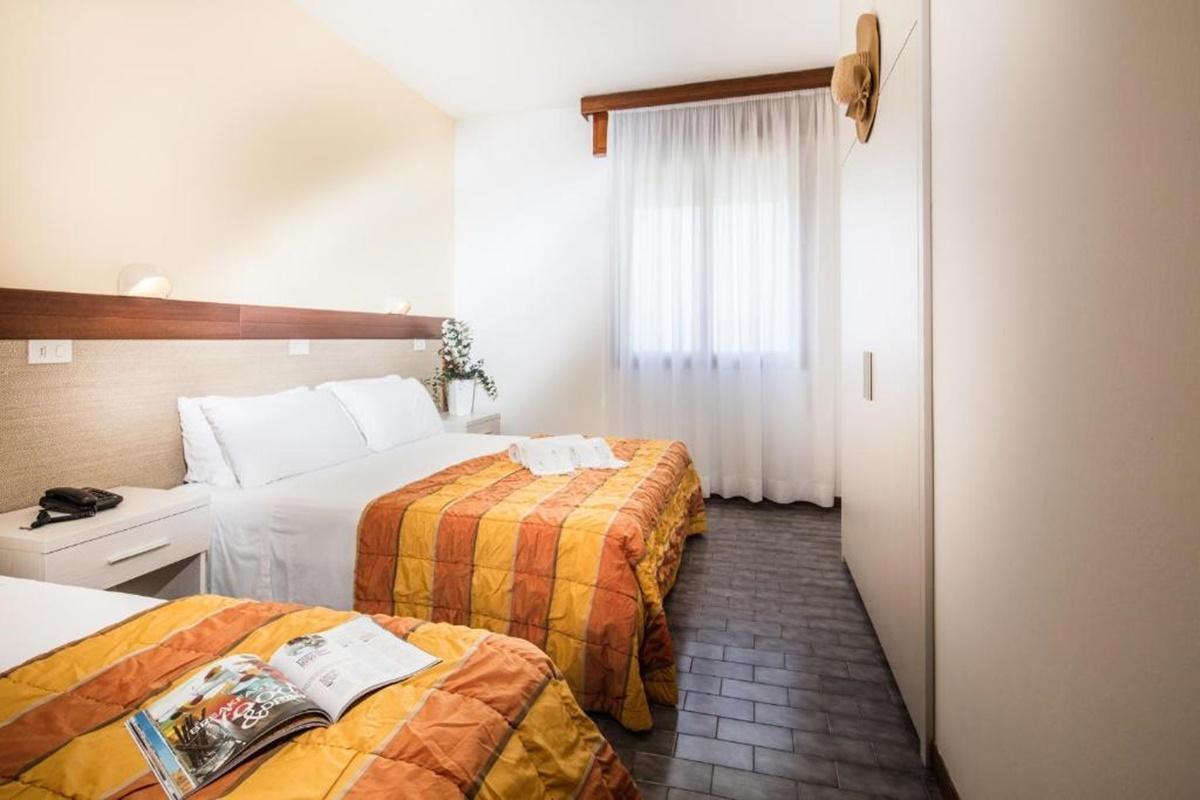 Hotel Bettina Лидо-ди-Езоло Экстерьер фото
