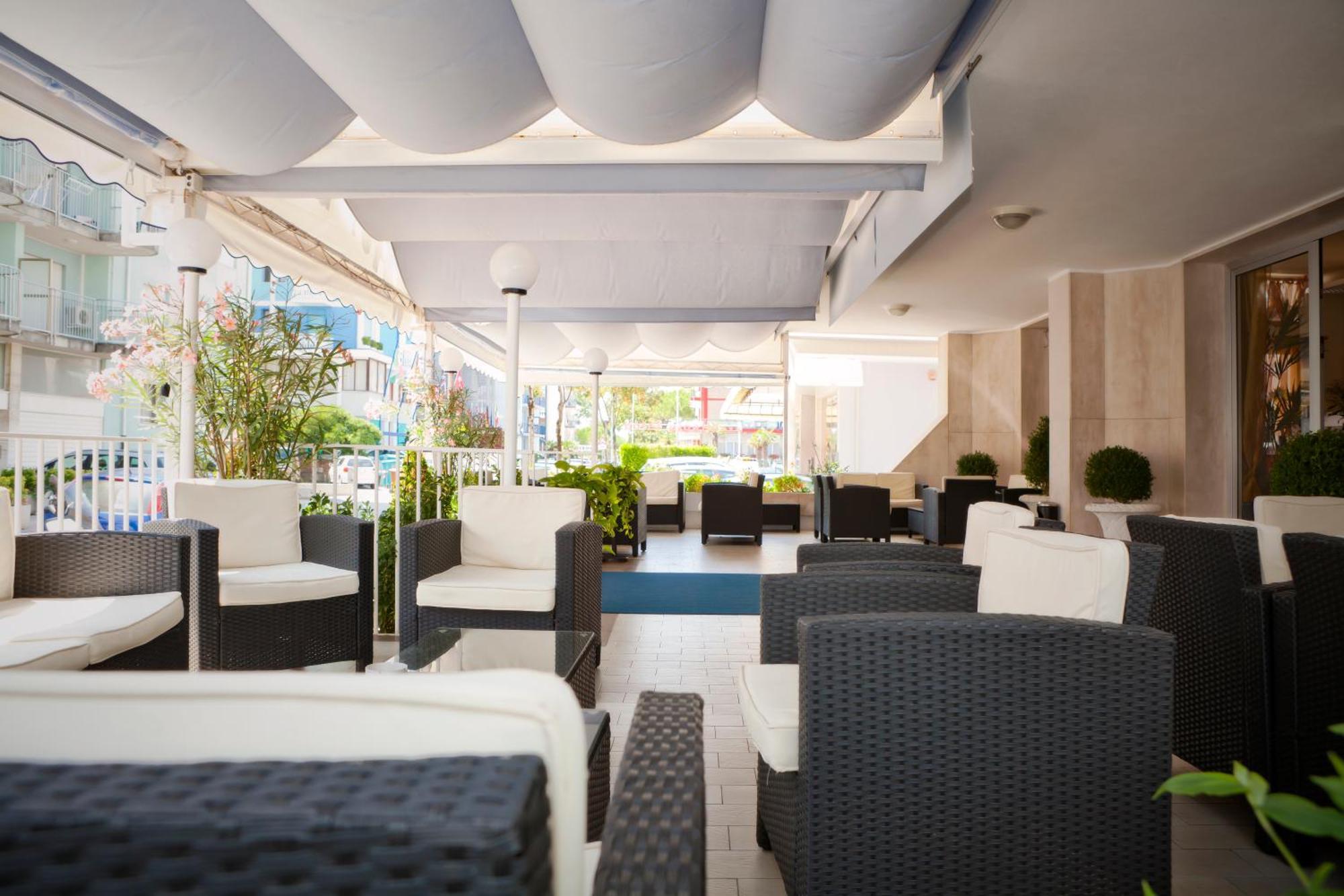Hotel Bettina Лидо-ди-Езоло Экстерьер фото