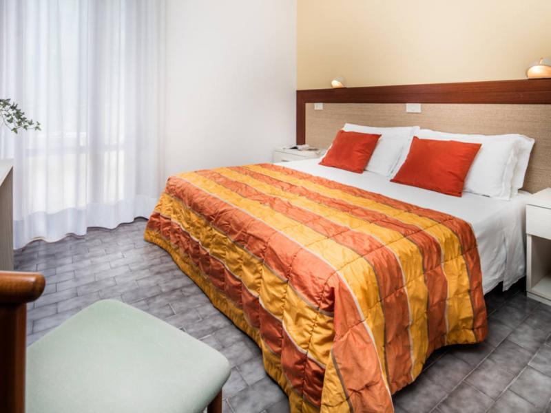 Hotel Bettina Лидо-ди-Езоло Экстерьер фото