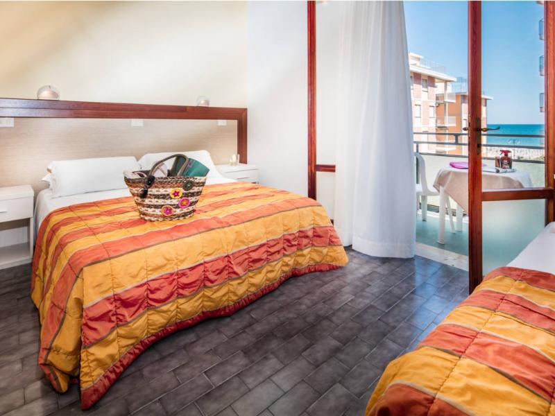 Hotel Bettina Лидо-ди-Езоло Экстерьер фото